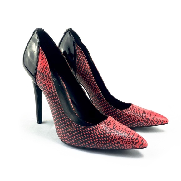 G by GUESS Carrie Black Red Snakeskin Pumps 7.5 - Picture 3 of 14